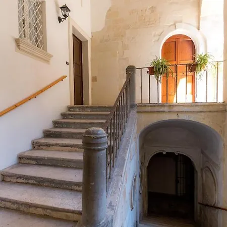 In Palazzo Storico