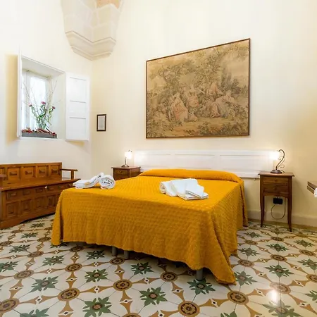 In Palazzo Storico *