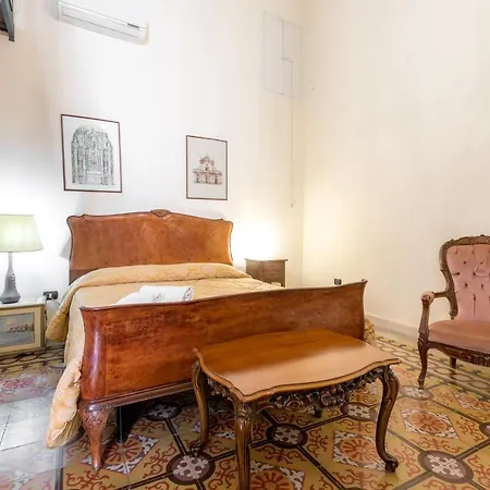 In Palazzo Storico
