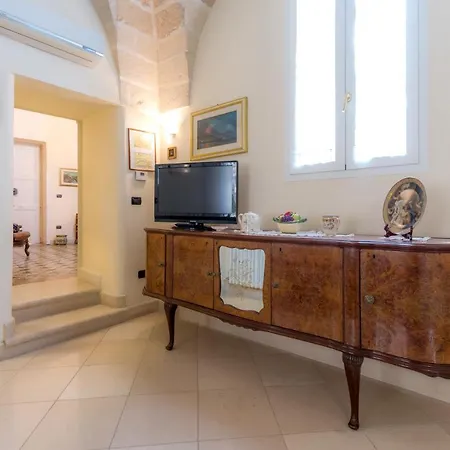 In Palazzo Storico *